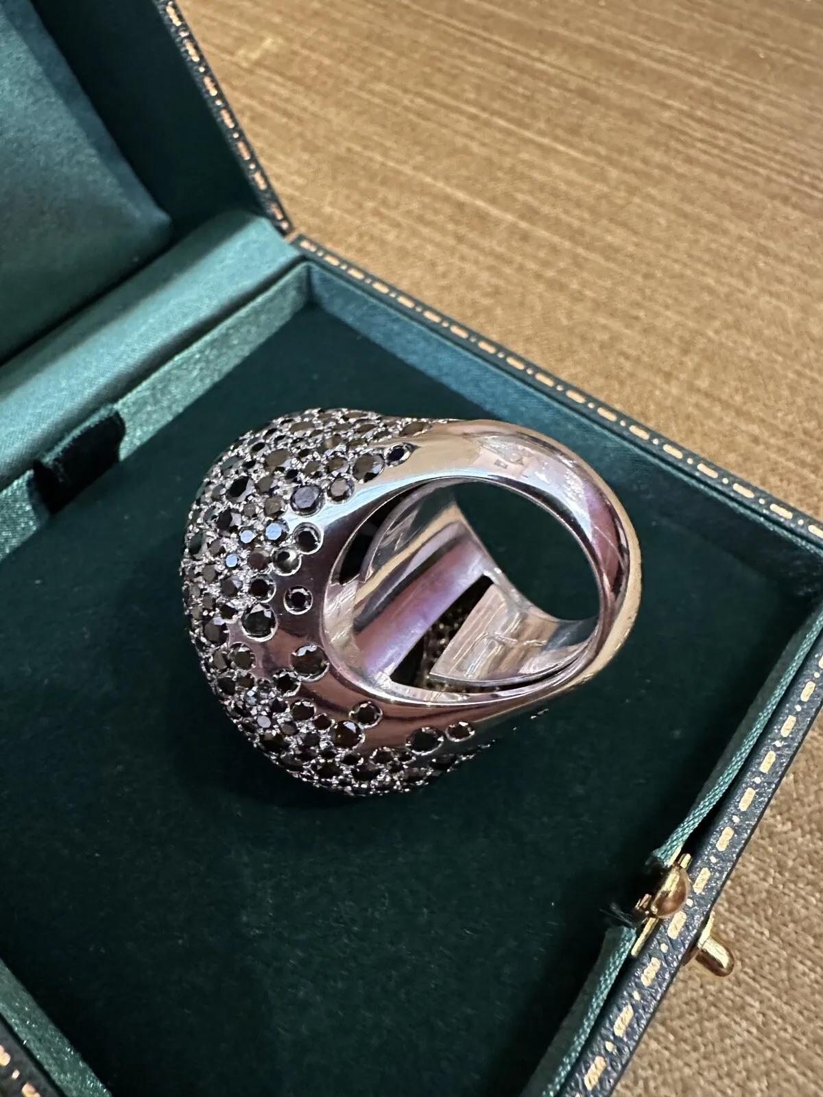 Statement-Ring mit schwarzem Pavé-Diamanten und Obsidian aus 18 Karat Weißgold im Zustand „Hervorragend“ im Angebot in La Jolla, CA