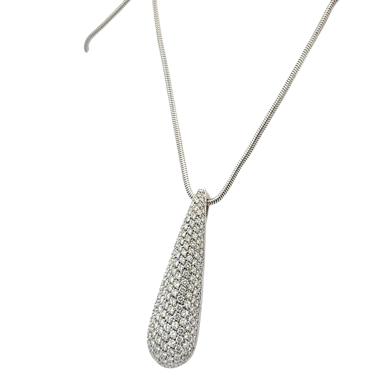 Collier avec pendentif en forme de goutte en or blanc 18 carats Pavé Diamond Snake Chain Excellent état - En vente à Boca Raton, FL