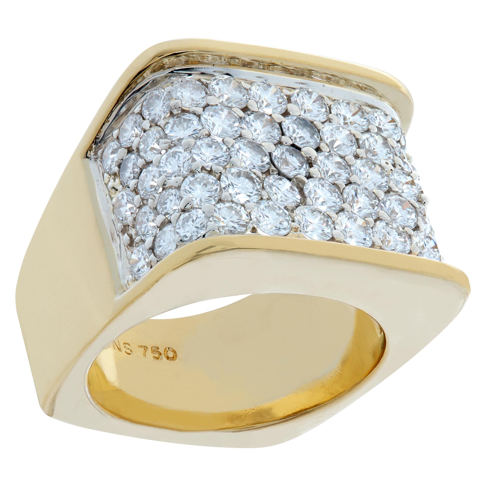 Pave diamond 18k yellow gold ring  In Excellent Condition For Sale In Surfside, FL