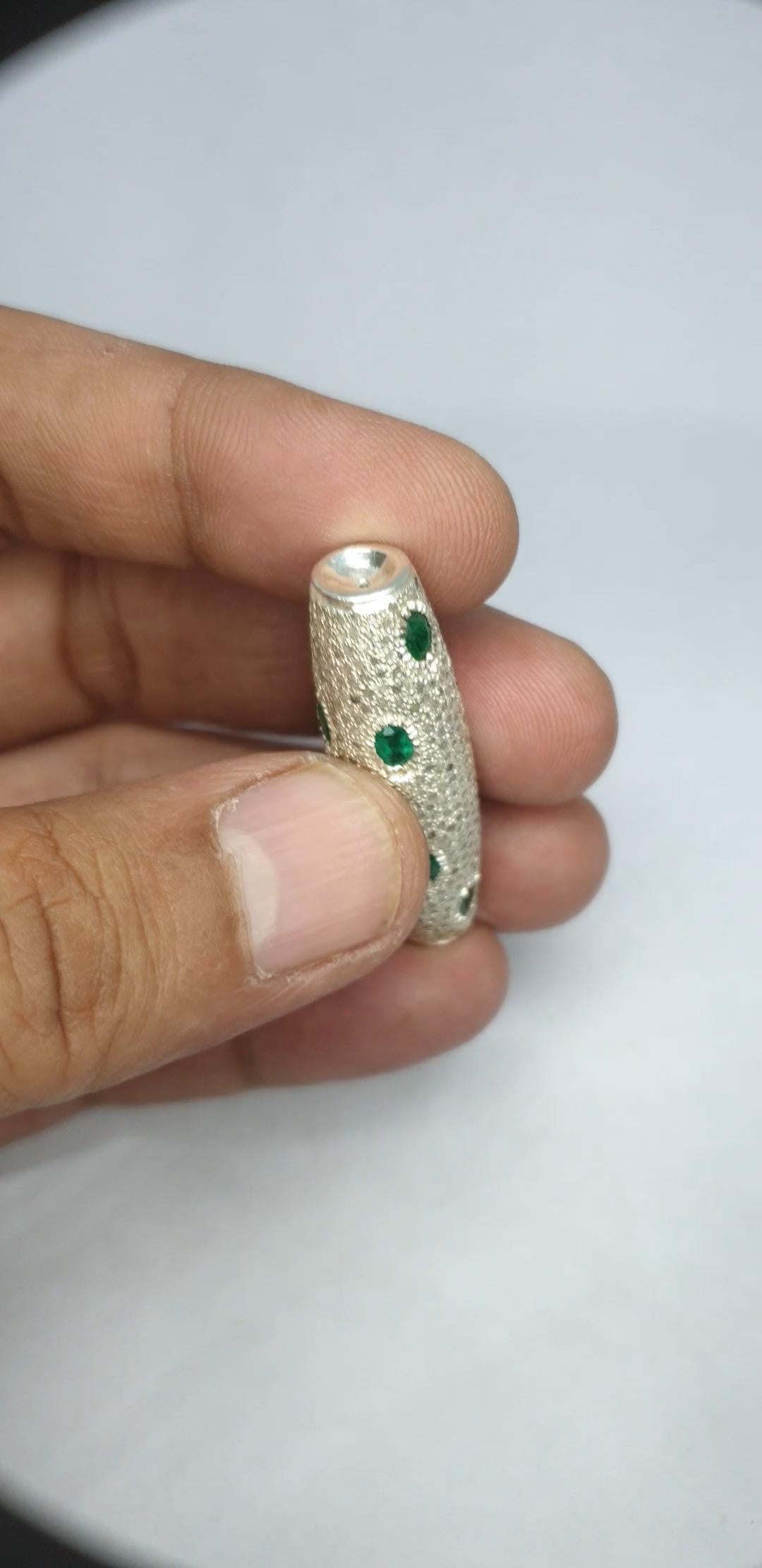 Perline Dze con diamanti e smeraldi in pavé Argento 925 In condizioni Nuovo in vendita a Chicago, IL