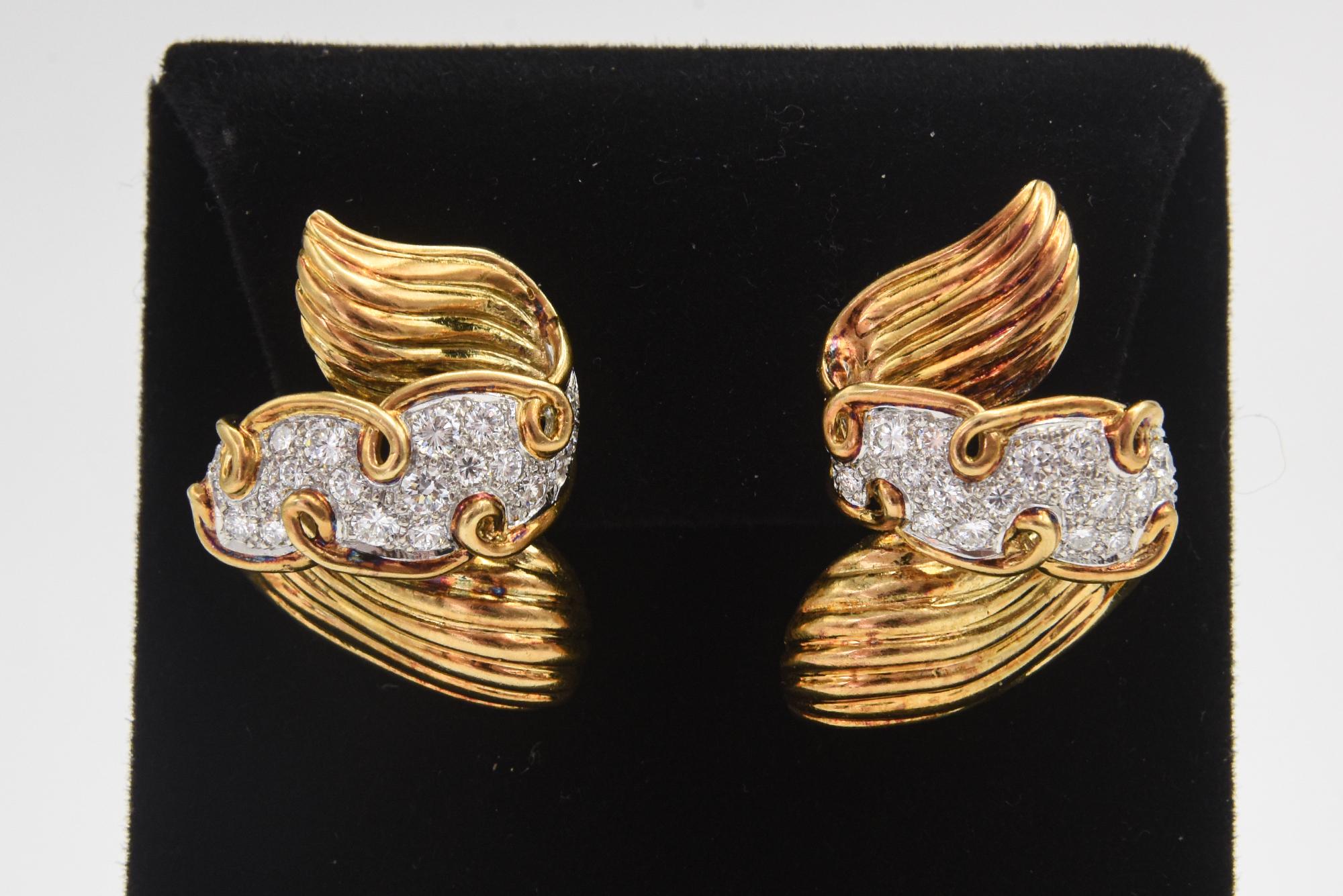 Pave Diamond and Gold Fluted Ribbon Earrings For Sale 5
