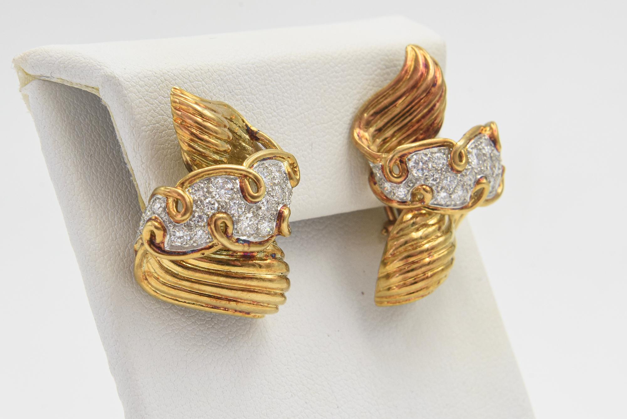 Round Cut Pave Diamond and Gold Fluted Ribbon Earrings For Sale