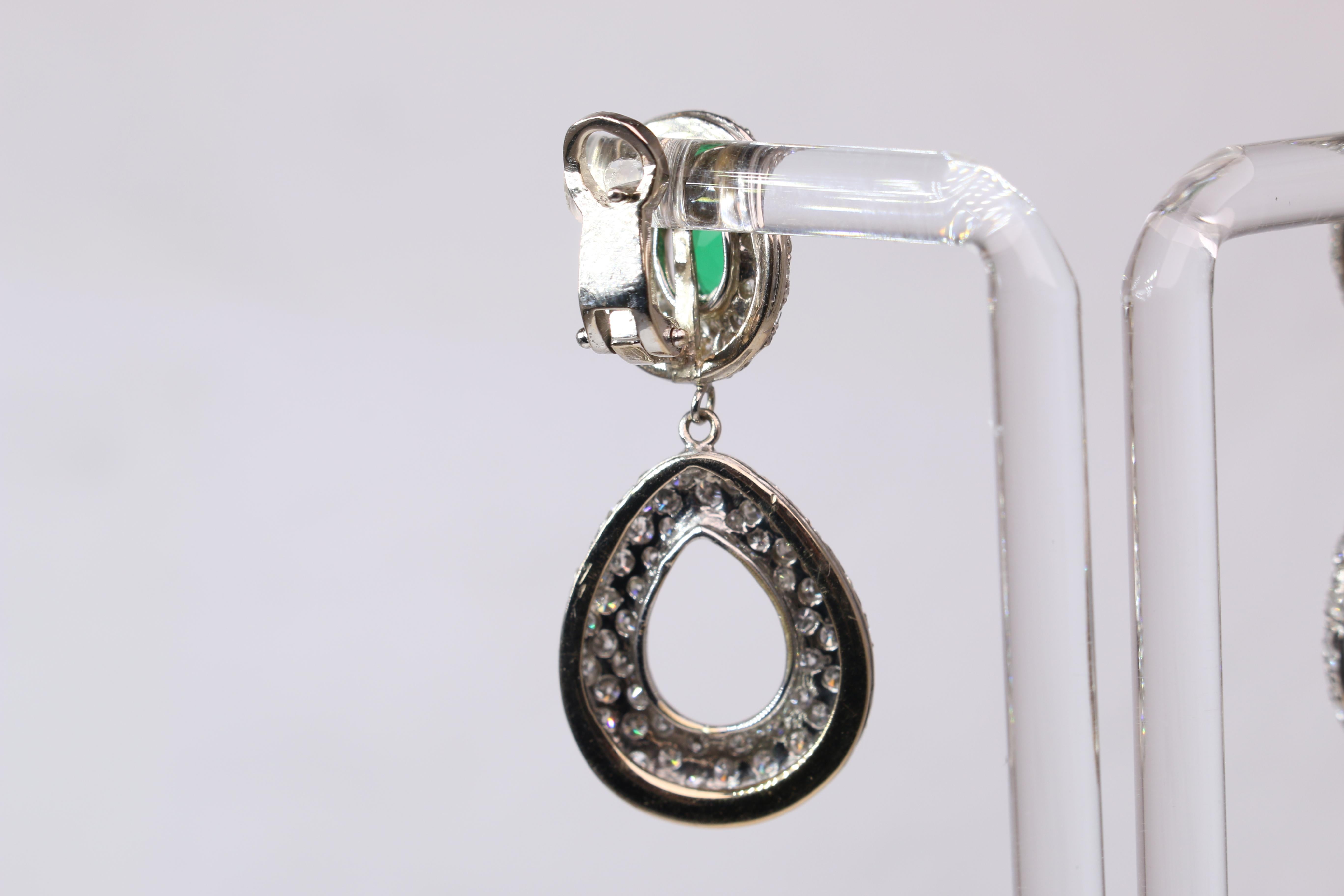 Pave Diamond and Oval Emerald Earrings In Good Condition For Sale In Dallas, TX