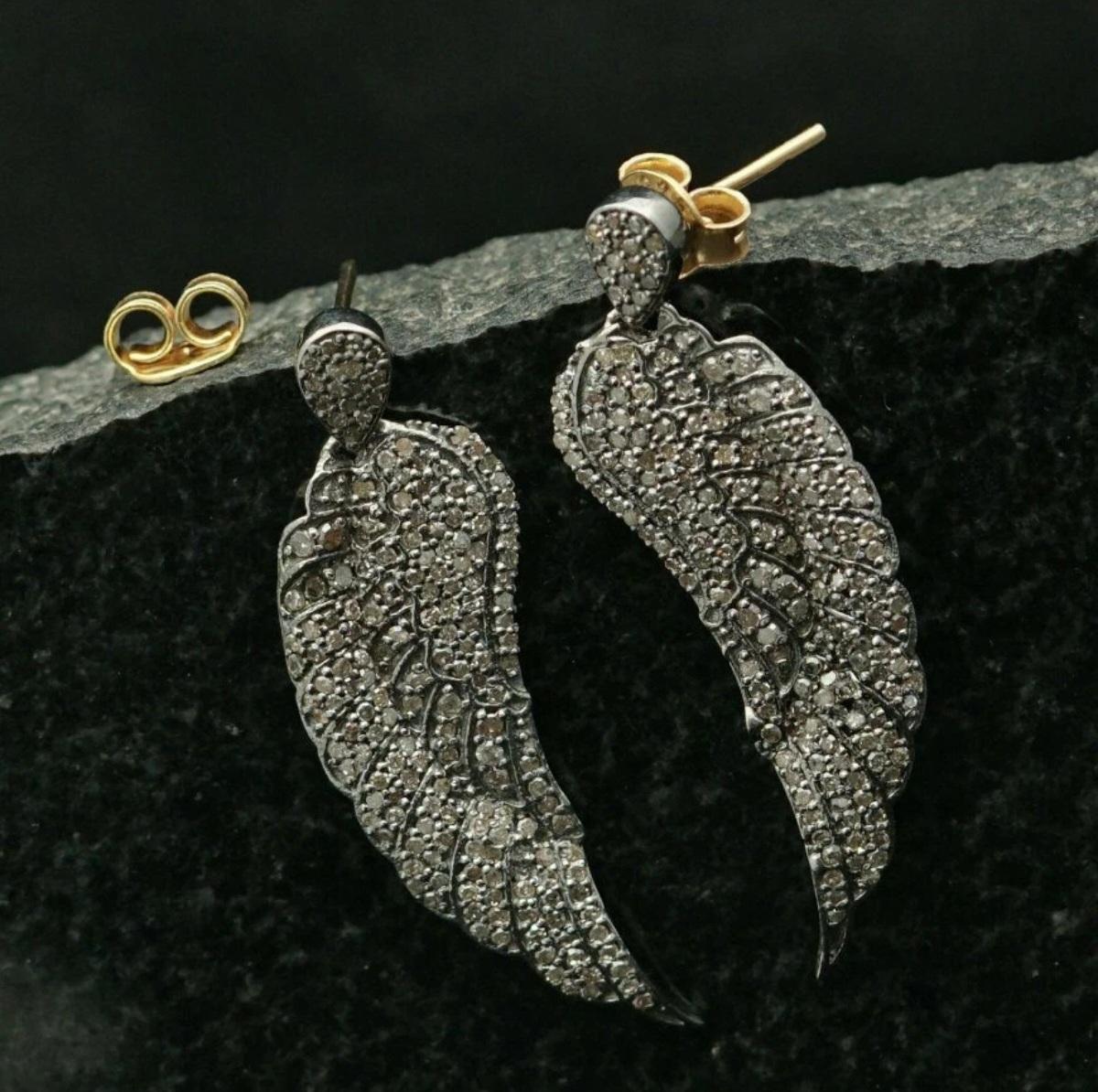 Pendientes de diamantes en forma de ala de ángel de plata 925 Set de regalo de pendientes de diamantes para el día de la boda. en Nuevo estado para la venta en Chicago, IL