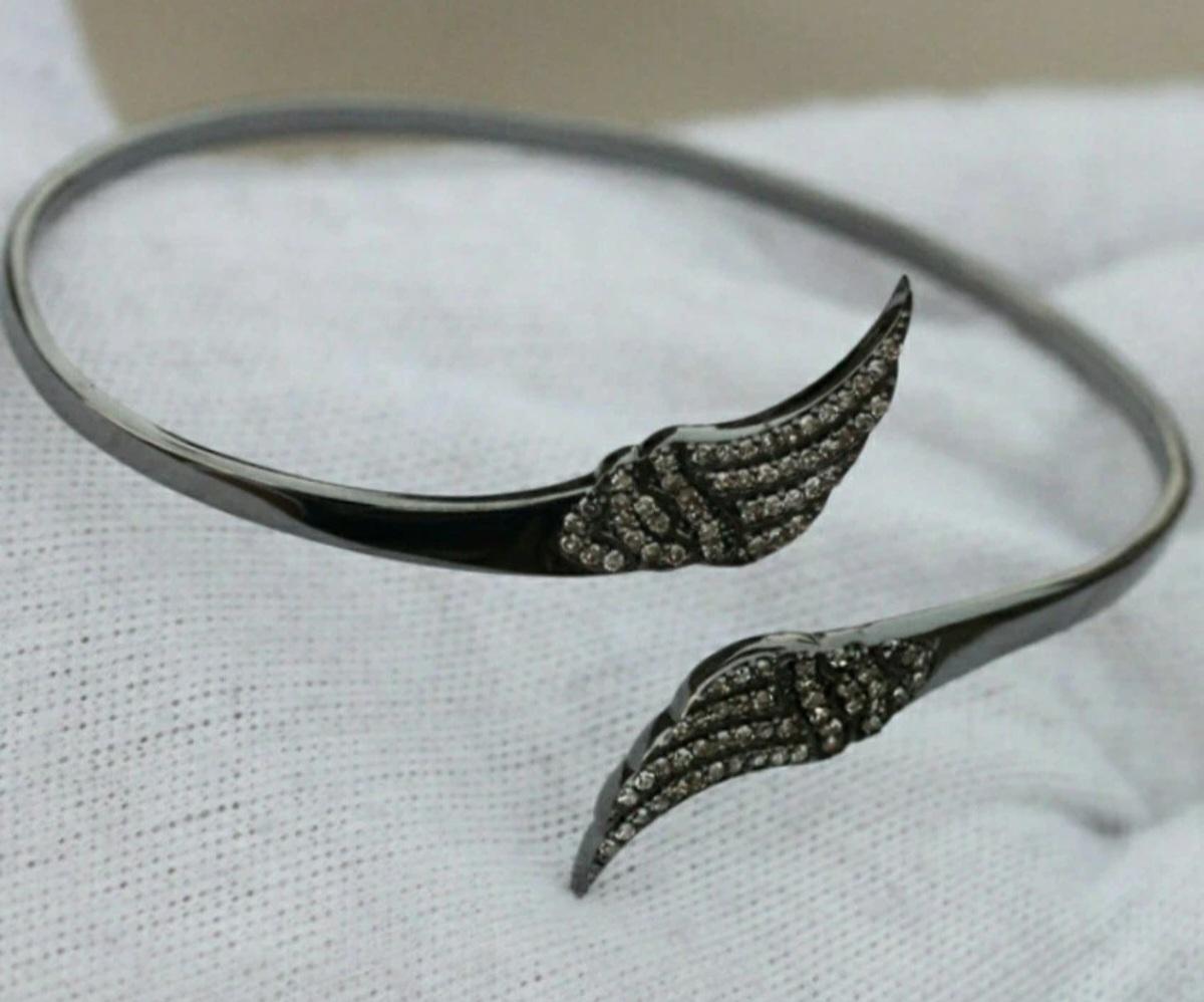 Bracciale Pave Diamond Angle Wing Bracciali con diamanti in argento 925 in vendita 1