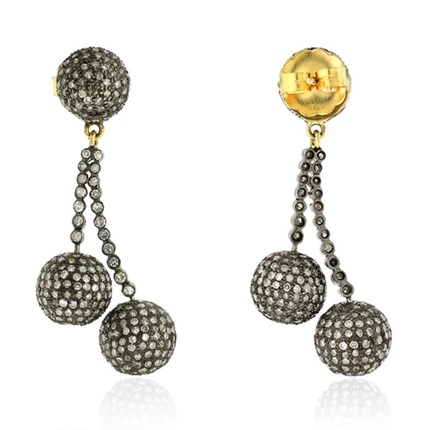 Pave Diamond Ball Perle Ohrringe In 18k Gelbgold gemacht (Art déco) im Angebot