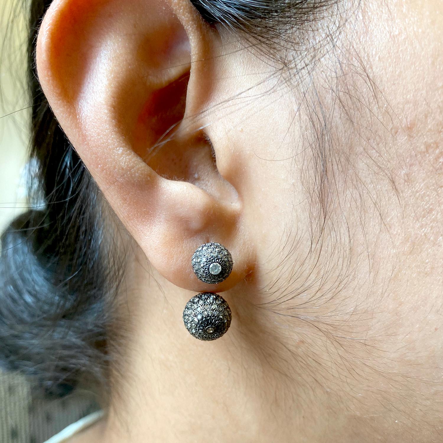14kt: 8,02g,
Diamante:5,02ct
Dimensioni: 8-10 MM