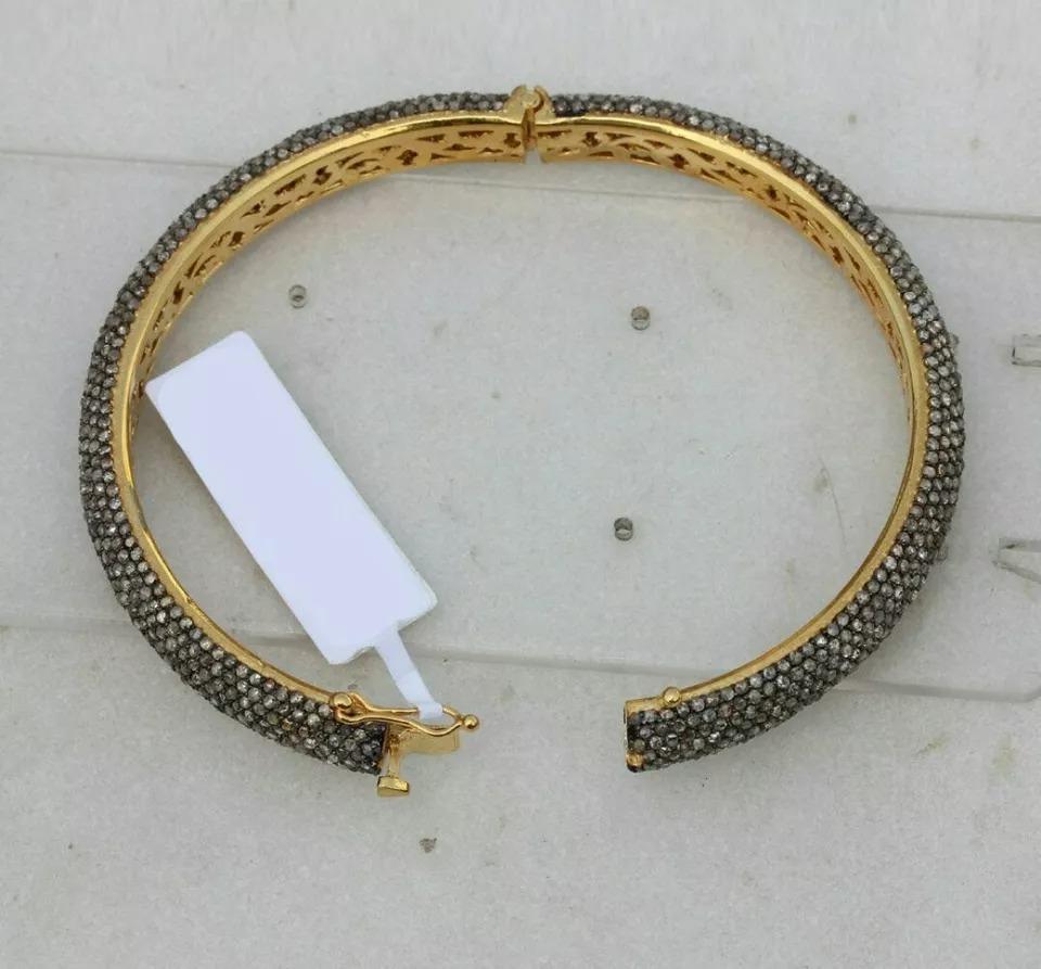 Bracciale etnico con diamanti Pave Bangle in oro 14k e argento 925 Regalo
Leggero, può essere indossato tutti i giorni

Informazioni aggiuntive:
Condit: Nuovo senza etichette: Un articolo nuovo di zecca, non usato e non indossato (compresi gli
