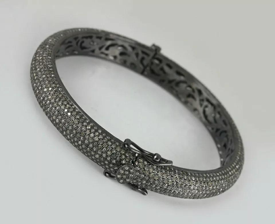 Bracciale Pave Diamond Bangle theam Bracciale in argento Sterling 925 Bracciali con diamanti
Taglia come da tuo ordine tutte le taglie disponibili
Le sue dimensioni possono essere personalizzate

Informazioni aggiuntive:
Condit: Nuovo senza