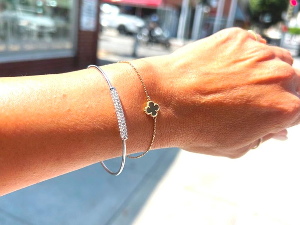 Pave' Diamond Bar 18K Weißgold Flexibler Armreif 0,57 Karat (Rundschliff) im Angebot