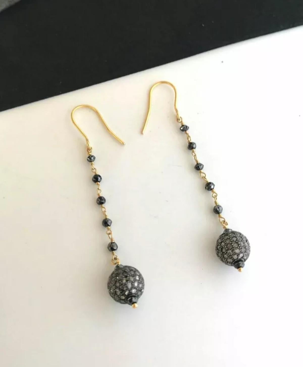 Art Déco Orecchino con perline di diamanti Pave in oro 14k e argento 925 Orecchino con diamanti in stile vittoriano. in vendita