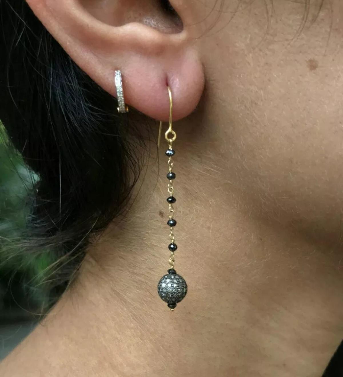 Donna Orecchino con perline di diamanti Pave in oro 14k e argento 925 Orecchino con diamanti in stile vittoriano. in vendita