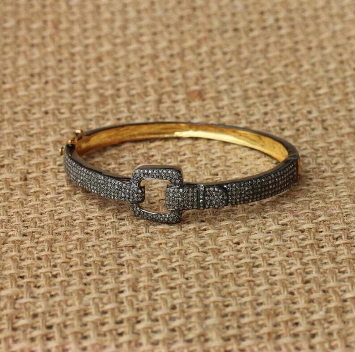 Bracciale a tema cintura con pavé di diamanti Bracciali con diamanti in argento 925 in vendita 3
