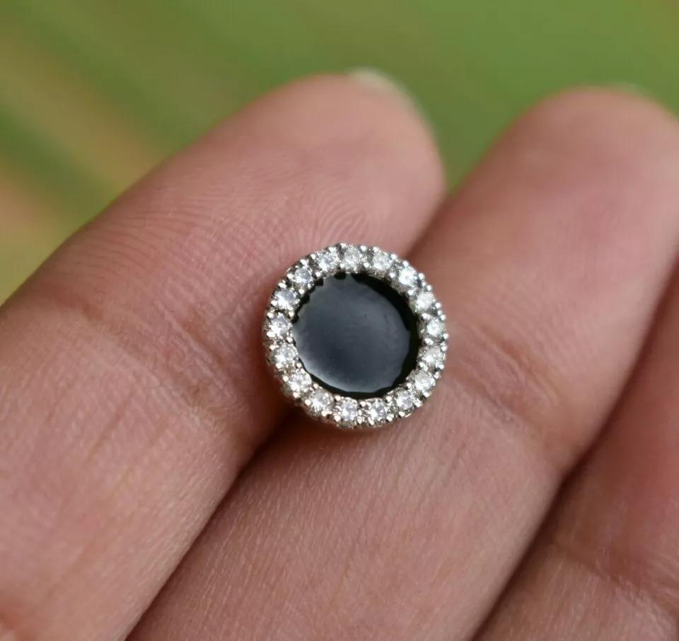 Taglio rotondo Pave Diamond Black Enamel Stud Orecchini in oro 14k Tops in vendita
