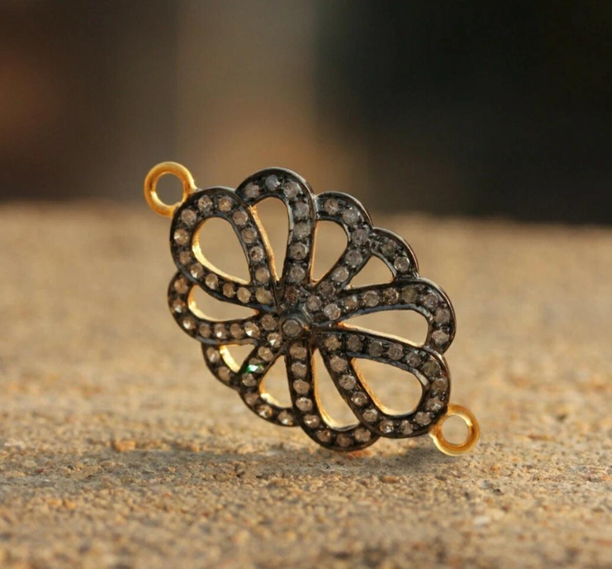 Braccialetto con diamanti Pave, accessori e connettori in argento 925

Materiale
Argento

Dimensioni 30 mm x 20 mm  circa

Peso lordo circa 2,20 grammi

Diamante 1,10 carati circa




A.R.P. T.I..

Tutti gli articoli sono personalizzati su
