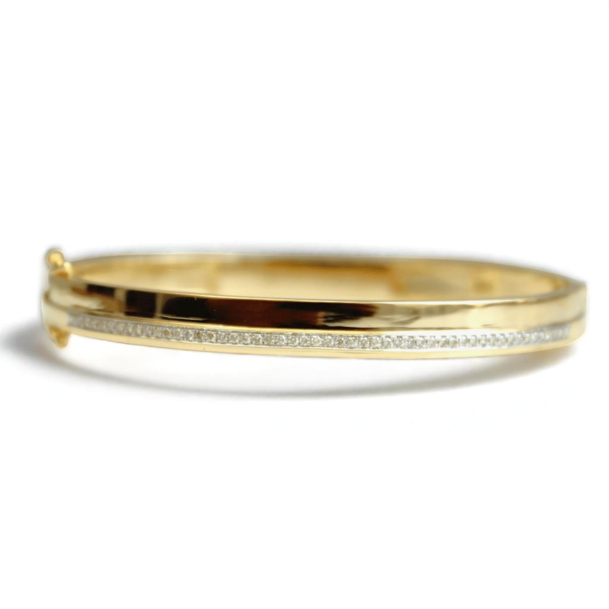 Breites Pavé-Diamant-Armband aus 14k massivem Gold (zertifiziert) im Zustand „Neu“ im Angebot in New Delhi, DL