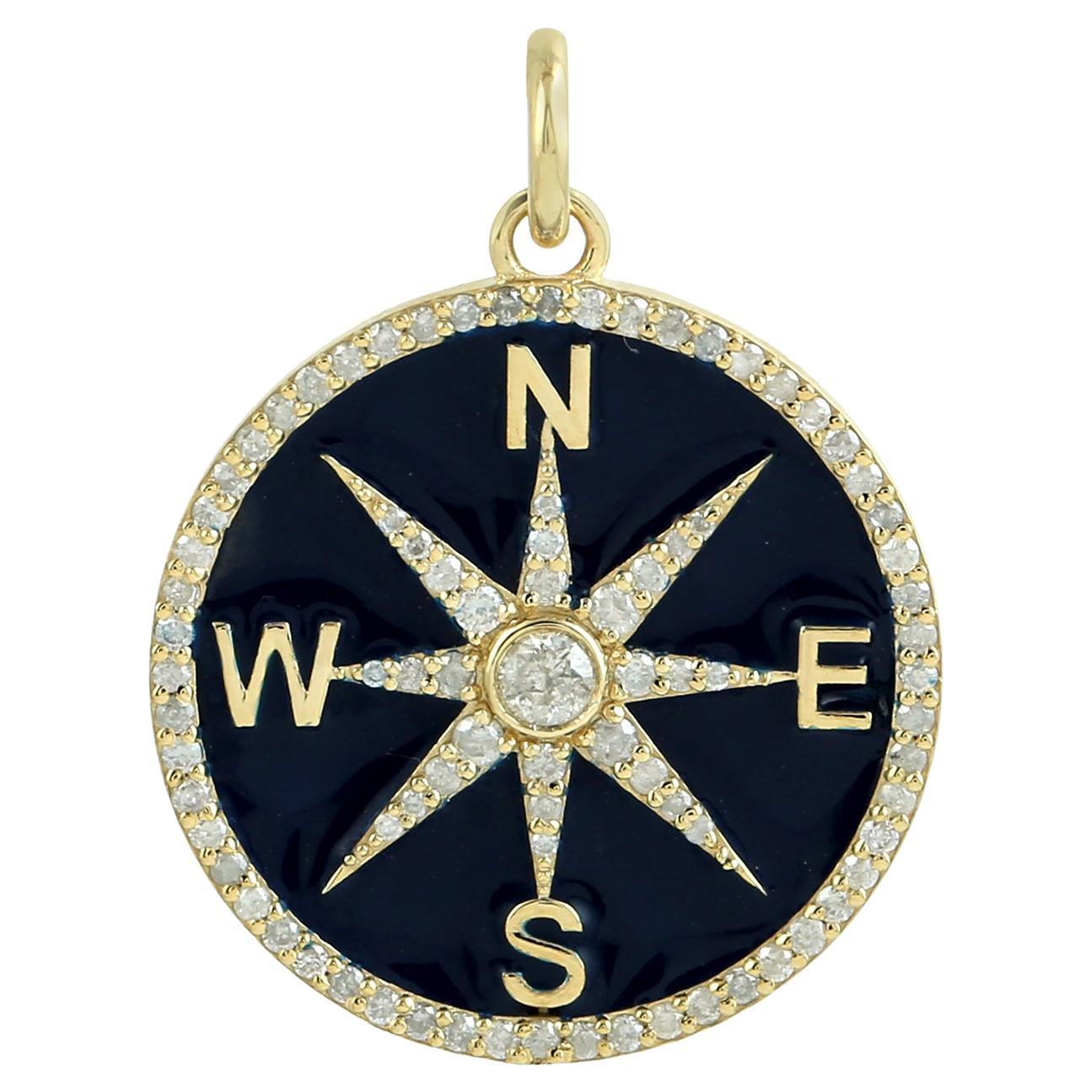 Pendentif en or jaune 14k avec diamant pavé en forme de cardinal Directional
