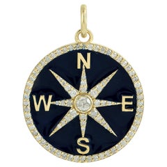 Pendentif en or jaune 14k avec diamant pavé en forme de cardinal Directional