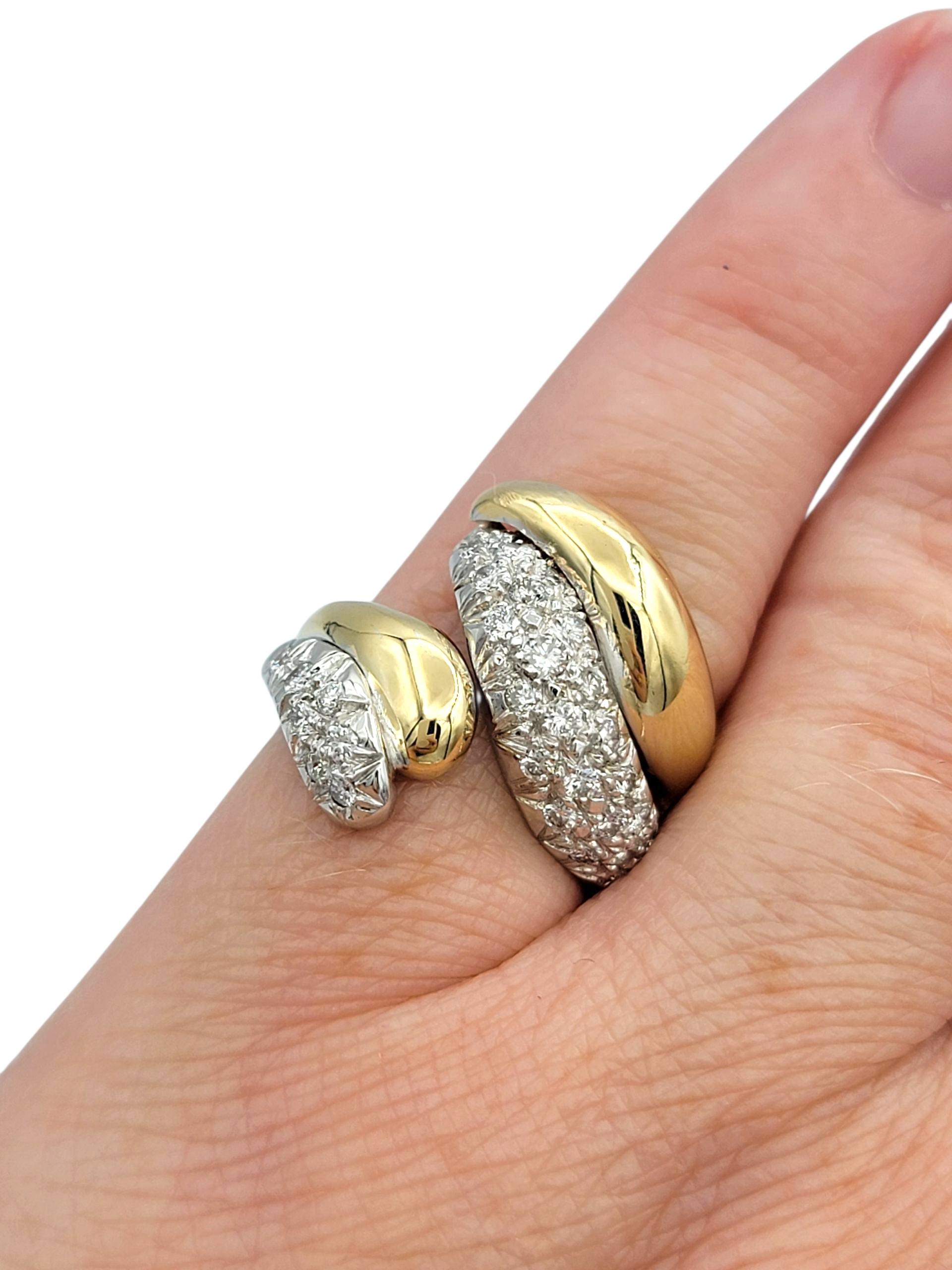 Anillo de cóctel estilo bypass con pavé de diamantes en oro de 14 quilates bicolor en venta 2