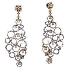 Boucles d'oreilles pendantes en or jaune 18 carats avec diamants pavés