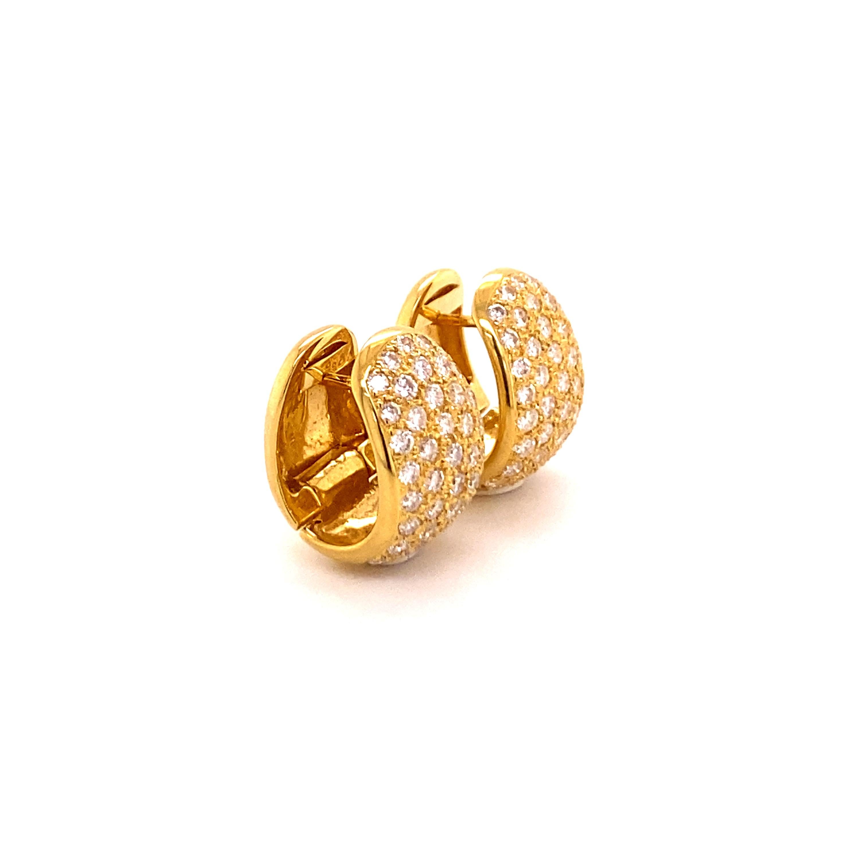 Contemporary Pavé Diamond Clip-On Earrings in 18 Karat Yellow Gold For Sale