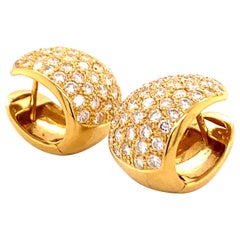 Clips d'oreilles en or jaune 18 carats avec diamants pavés