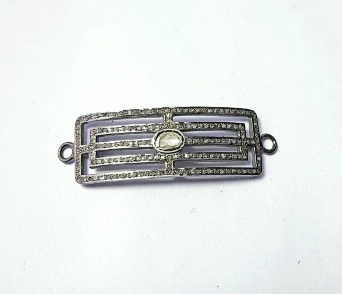 Connettore con diamante Pave Connettore con diamante Pave Rosecut Argento 925 Fatto a mano Design/One.

Peso lordo
8,6 grammi circa
Peso del diamante
1,44 ctw circa
Dimensione
20x55mm circa




A.R.P. T.I..

Tutti gli articoli sono personalizzati su