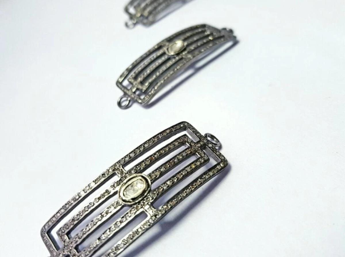 Taglio rotondo Connettore con diamante Pave Connettore con diamante Pave Rosecut in argento 925 Design/One fatto a mano in vendita