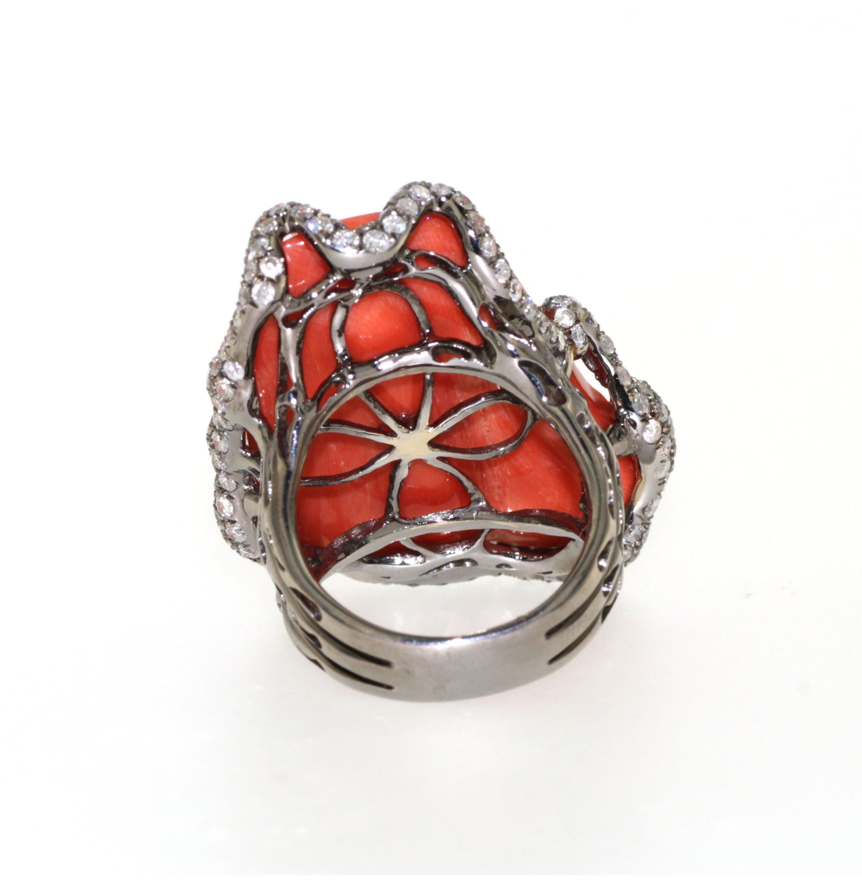 Pave Diamond Coral Ring 18K Gold Black Rodium In New Condition For Sale In Hong Kong, HK