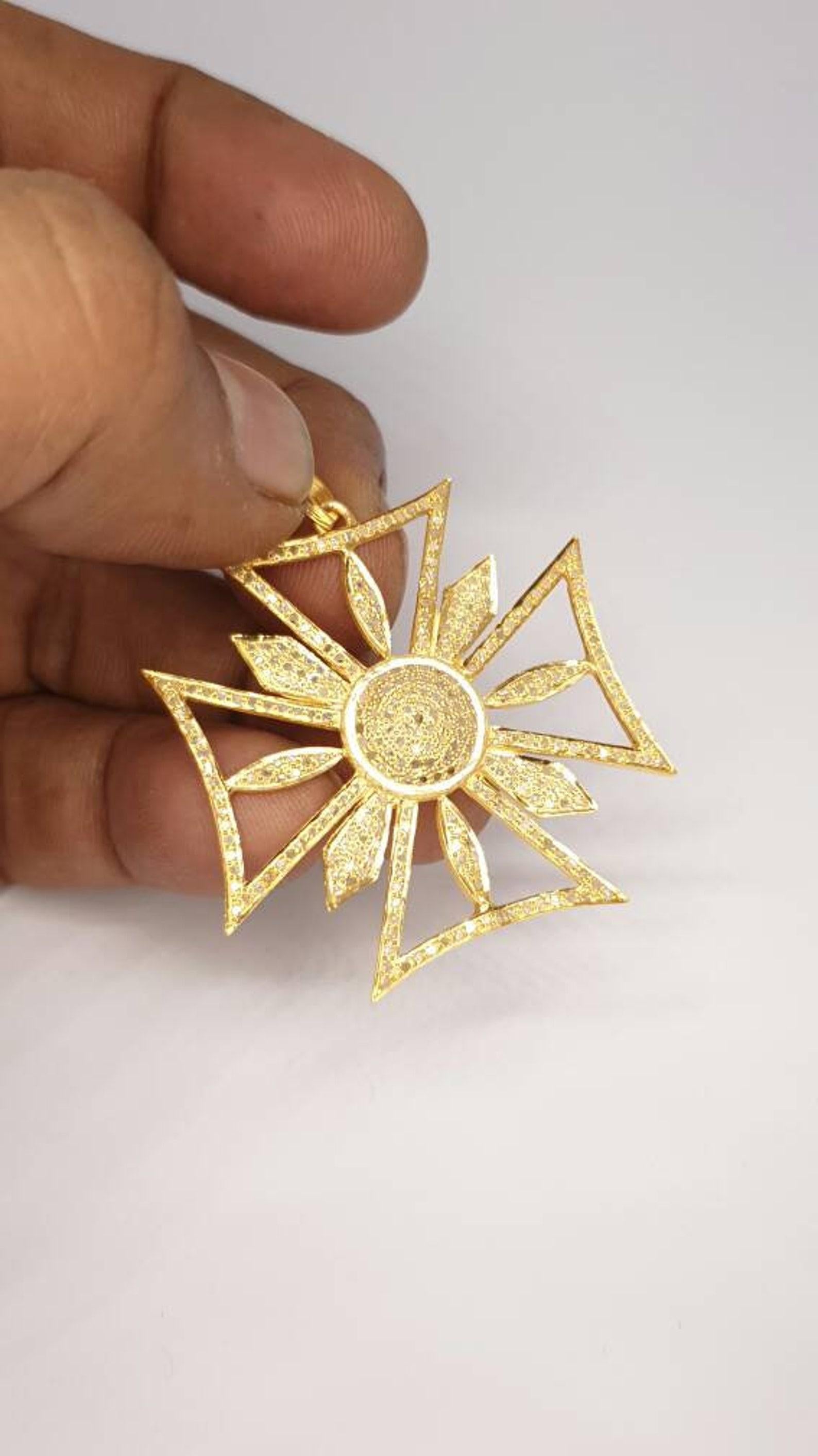 Colgante en forma de cruz con pavé de diamantes Plata de ley 925 Colgante de diamantes auténticos para ella. en venta 5