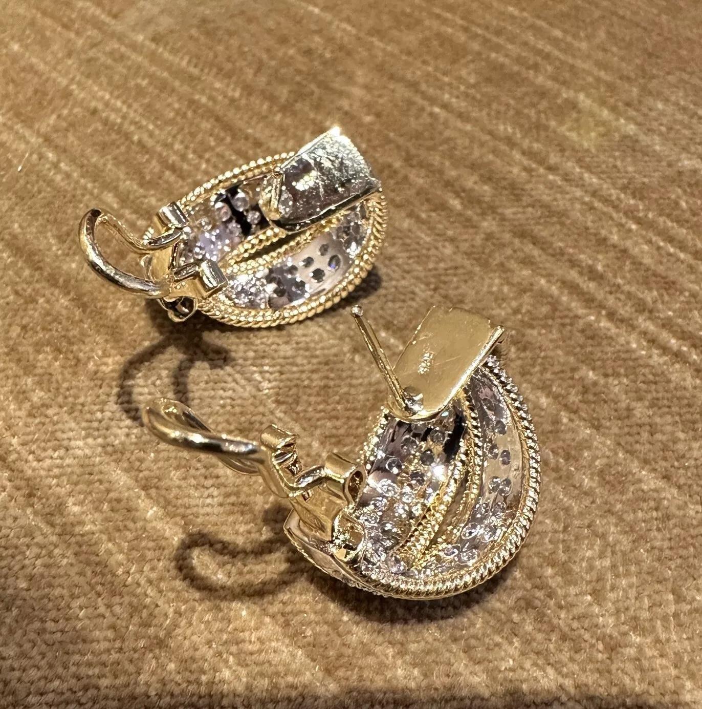 Pave Diamond Crossover Earrings in 18k Yellow Gold In Excellent Condition For Sale In La Jolla, CA