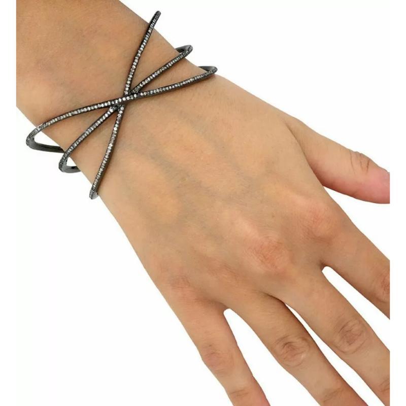 Bracciale con diamanti Pave Cuff in argento 925 In condizioni Nuovo in vendita a Chicago, IL