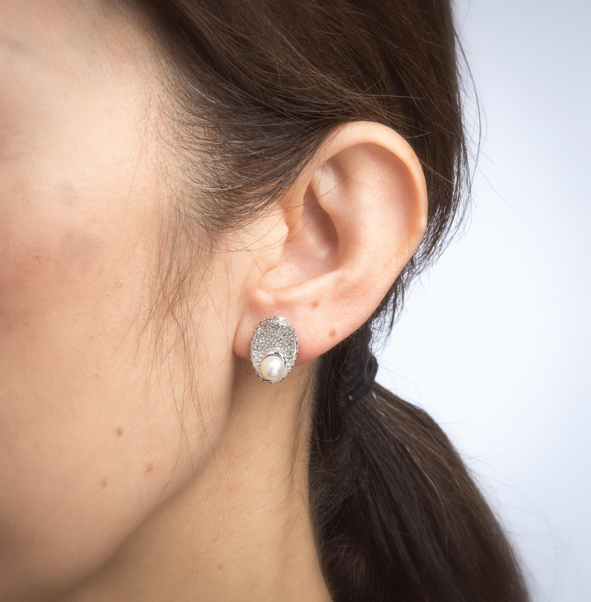 oval pearl earrings