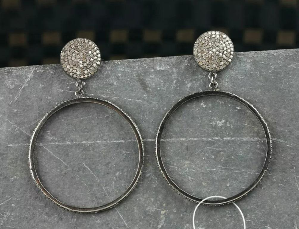 Pave Diamond Dangle Hoop Earring Orecchino di diamanti in argento 925 Regalo da sposa.
Leggero, può essere indossato tutti i giorni

Informazioni aggiuntive:
Condit: Nuovo senza etichette: Un articolo nuovo di zecca, non usato e non indossato