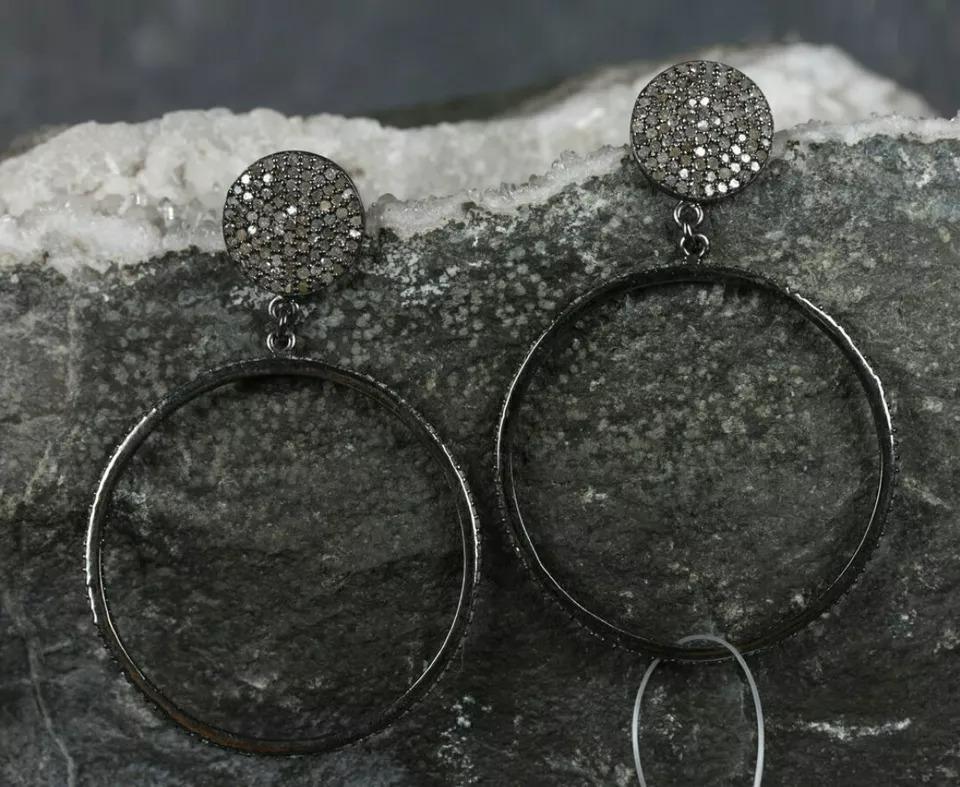 Taglio rotondo Orecchino a cerchio con diamante pave e penzoloni in argento 925 in vendita