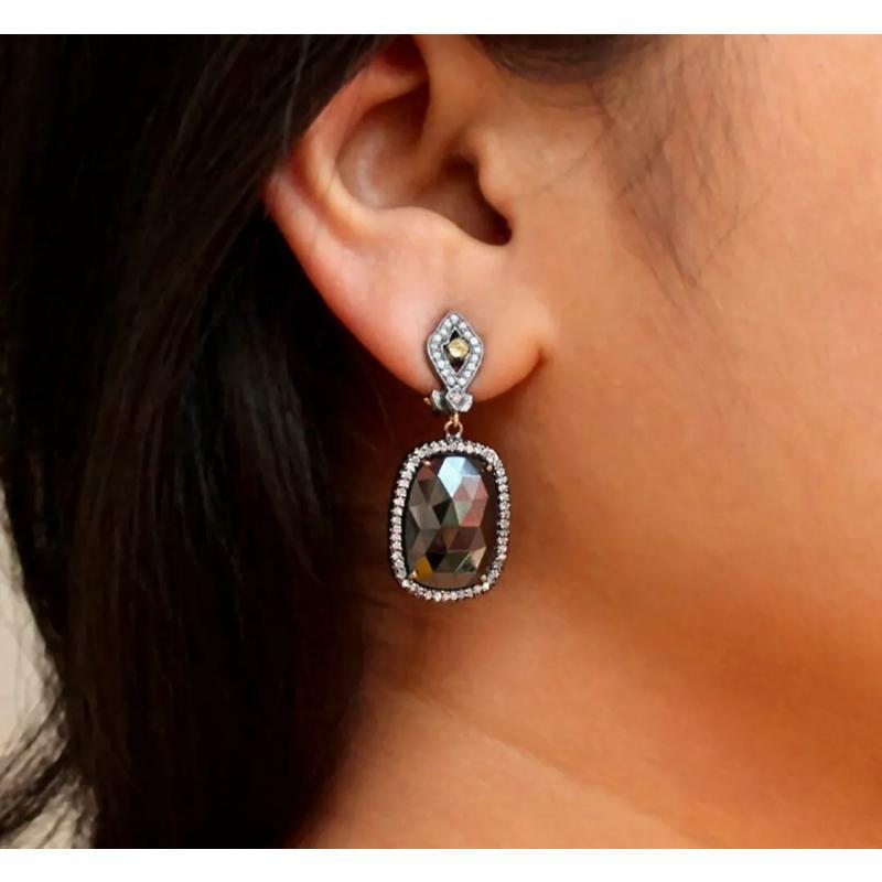 Taglio ovale Orecchino con diamante e spinello penzolante in oro 14k e argento 925 in vendita