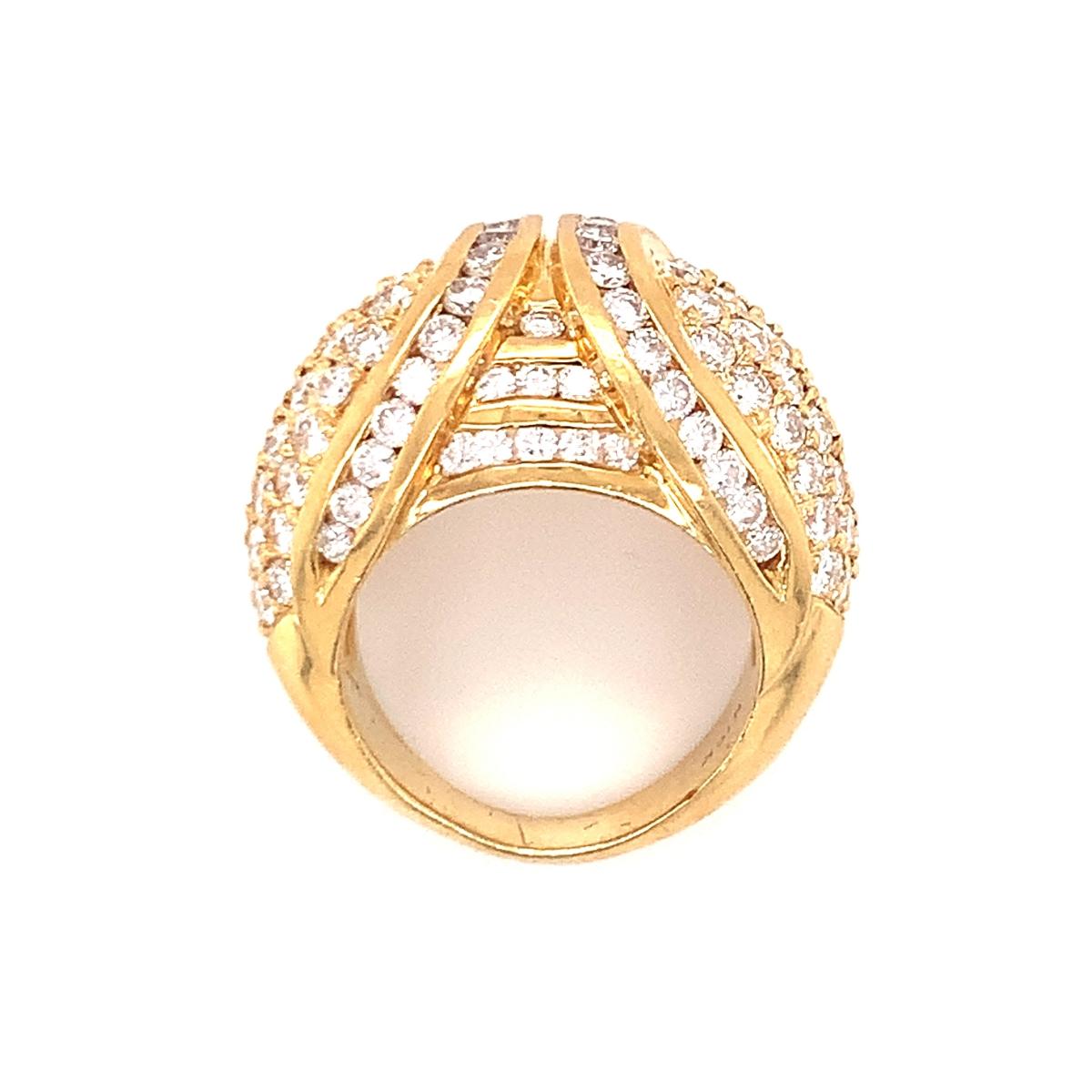Pave Diamond Dome 18K Yellow Gold Ring, circa 1970s In Good Condition For Sale In Beverly Hills, CA