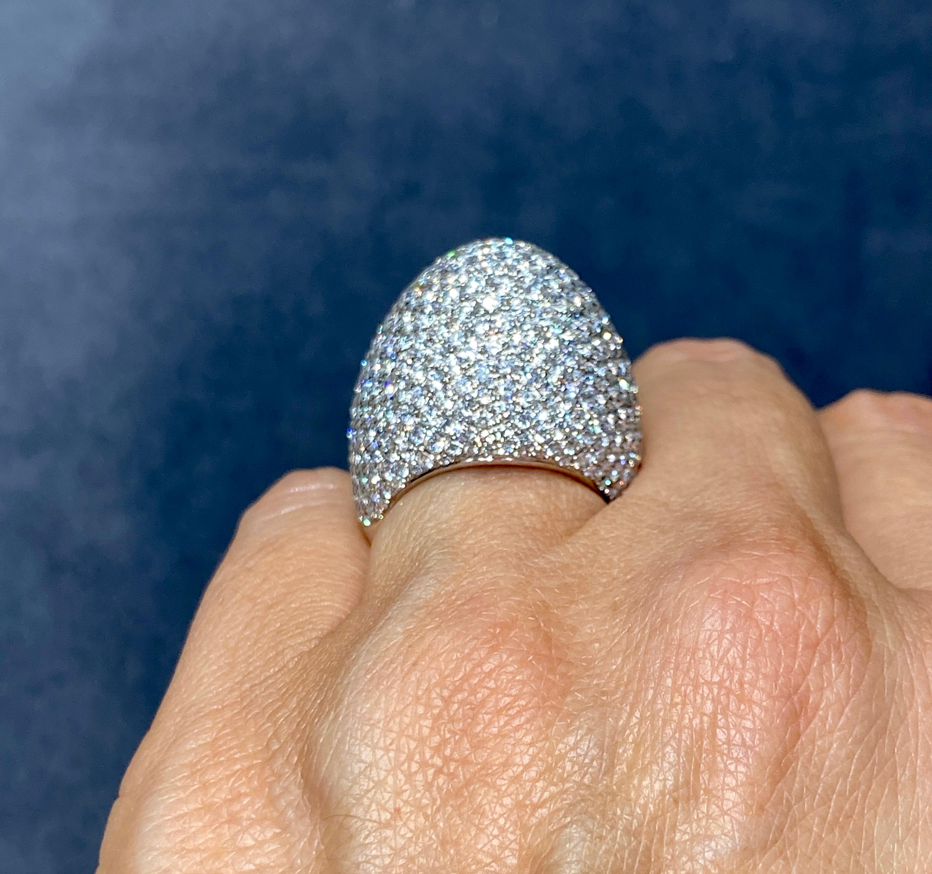 Pave diamond dome cocktail ring with certificate In Good Condition For Sale In London, GB