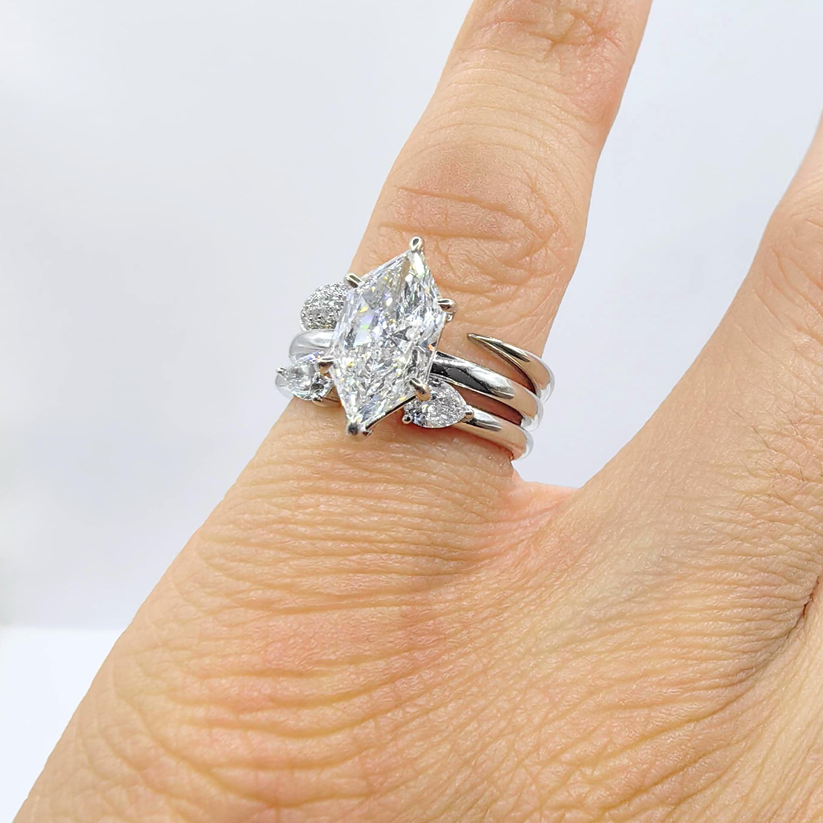 En vente :  Bague empilable Pavé Diamond Dome Open Tapered Band en or blanc 18K 11