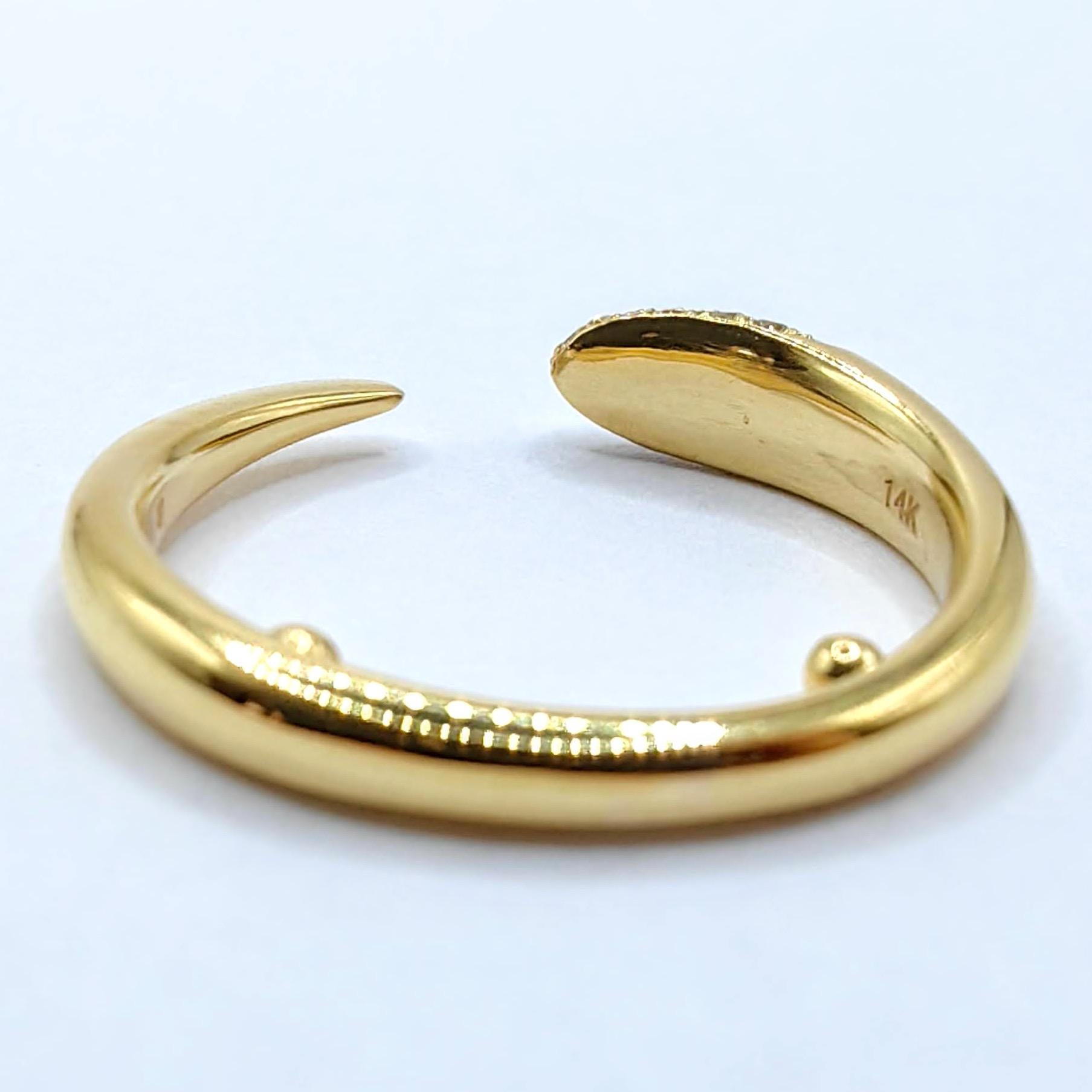 En vente :  Bague empilable en or jaune 18 carats Pavé Diamond Dome Open Tapered Band 4