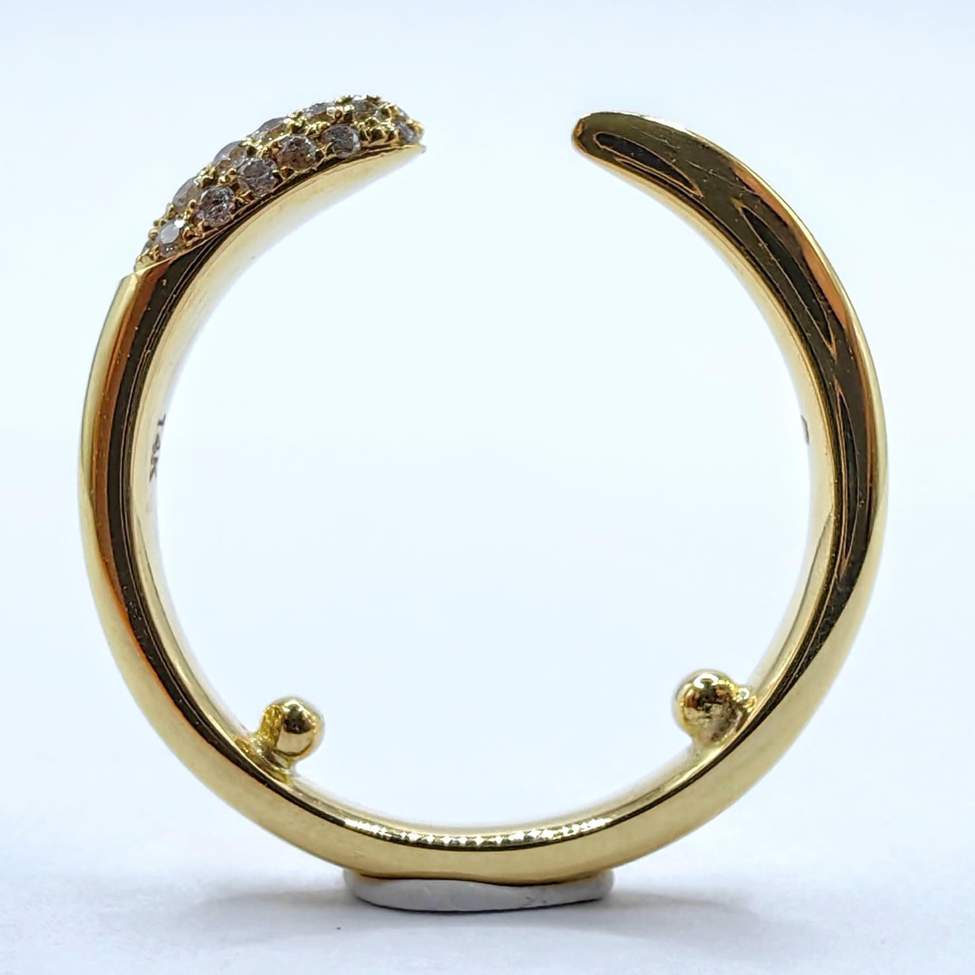 En vente :  Bague empilable en or jaune 18 carats Pavé Diamond Dome Open Tapered Band 5