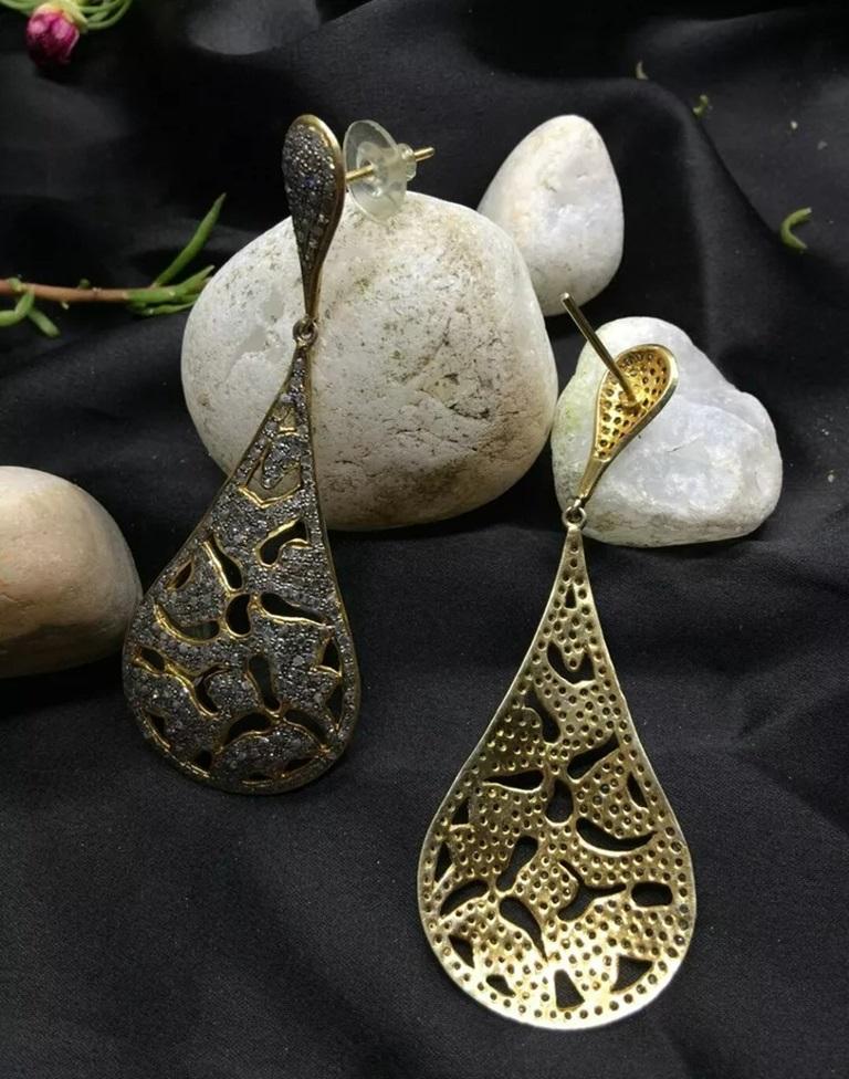 Orecchino con diamante Pave in argento 925 Orecchino con diamante In condizioni Nuovo in vendita a Chicago, IL