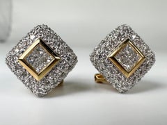 Orecchini con pavé di diamanti Orecchini con diamanti grandi omega in oro bianco 18KT