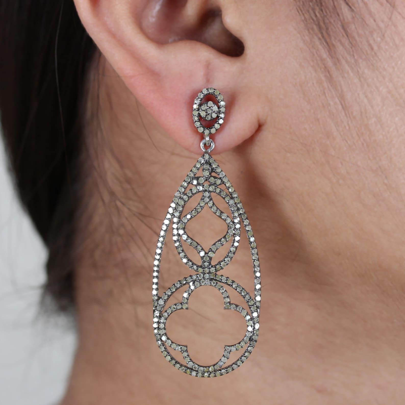 Orecchini con diamanti Pave in argento 925 Orecchini a goccia per lei Bellissimo regalo. in vendita 2