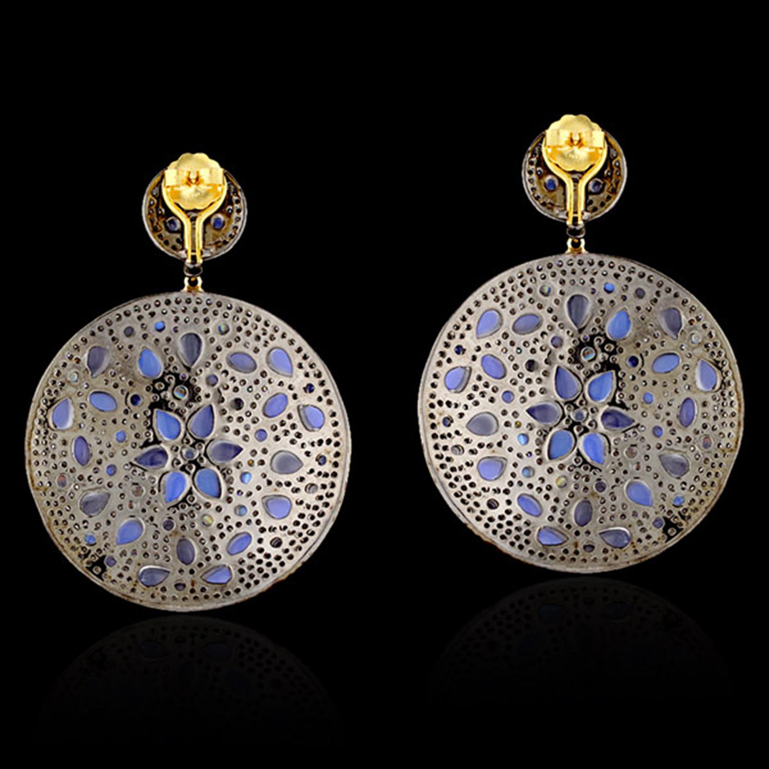 Contemporaneo Orecchini con pavé di diamanti e pietre lunari in oro giallo 14k in vendita