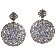 Boucles d'oreilles en or jaune 14k avec diamants pavés et pierres de lune