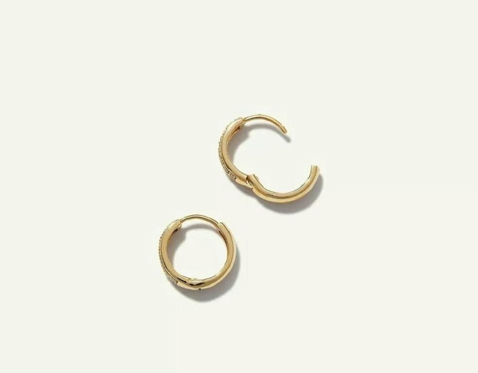 Orecchini a cerchio con diamanti Pave Diamond Hoop Mini Huggie Hoops in oro massiccio 14k
Leggero, può essere indossato tutti i giorni

Informazioni aggiuntive:
Condit: Nuovo senza etichette: Un articolo nuovo di zecca, non usato e non indossato