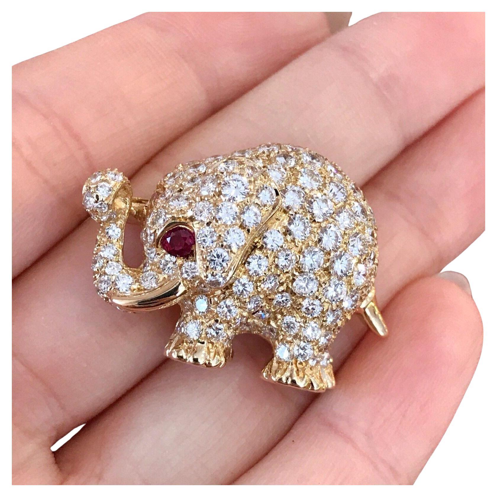 8.00 Carats Total Weight Diamond Elephant Pin / Brooch in 18k Yellow Gold

Beautiful Diamond Elephant Brooch features an 18k Yellow Gold Elephant encrusted with approximately 8.00 carats of Round Brilliant Cut Diamonds Pavé set throughout the body,
