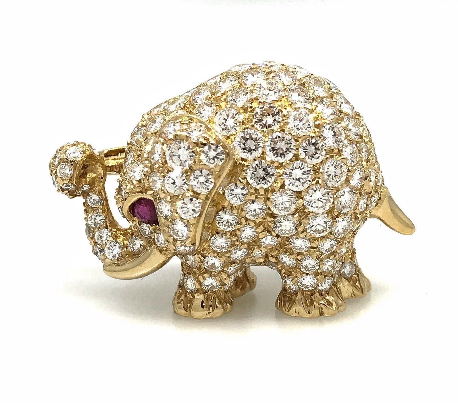 Round Cut Pavé Diamond Elephant Pin / Brooch 8.00 Carat Total Weight in 18k Yellow Gold For Sale