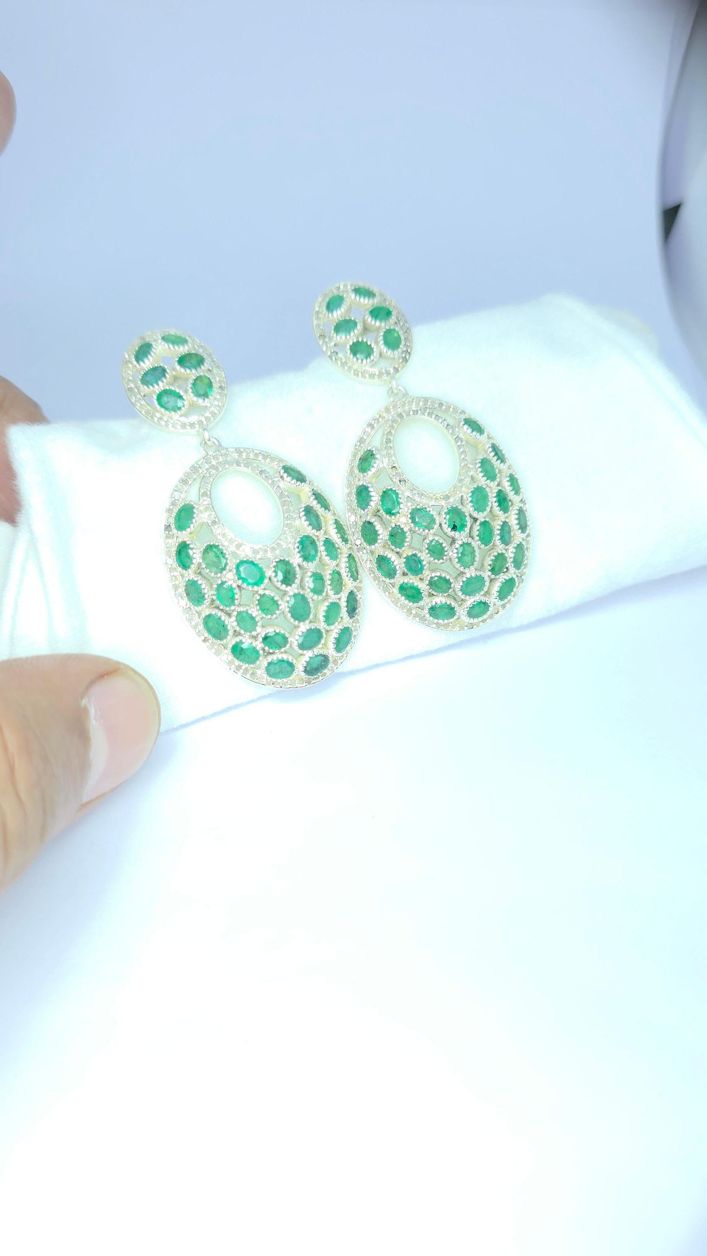 Orecchino Pave Diamond Emerald di forma ovale in oro 14 ct. e  925 gAssoluto d'argento F in vendita 6